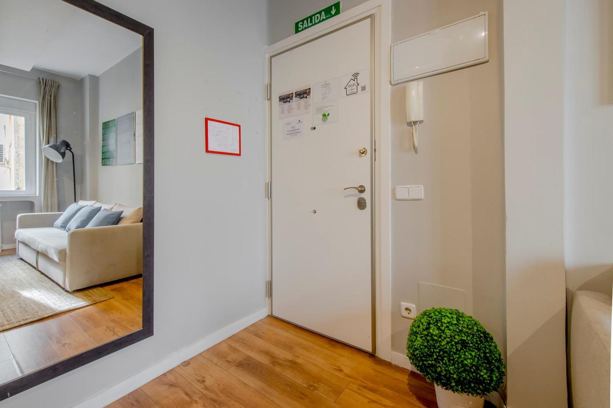Excelente Piso De 3 Habitaciones En La Latina-Centro Madrid Exterior photo