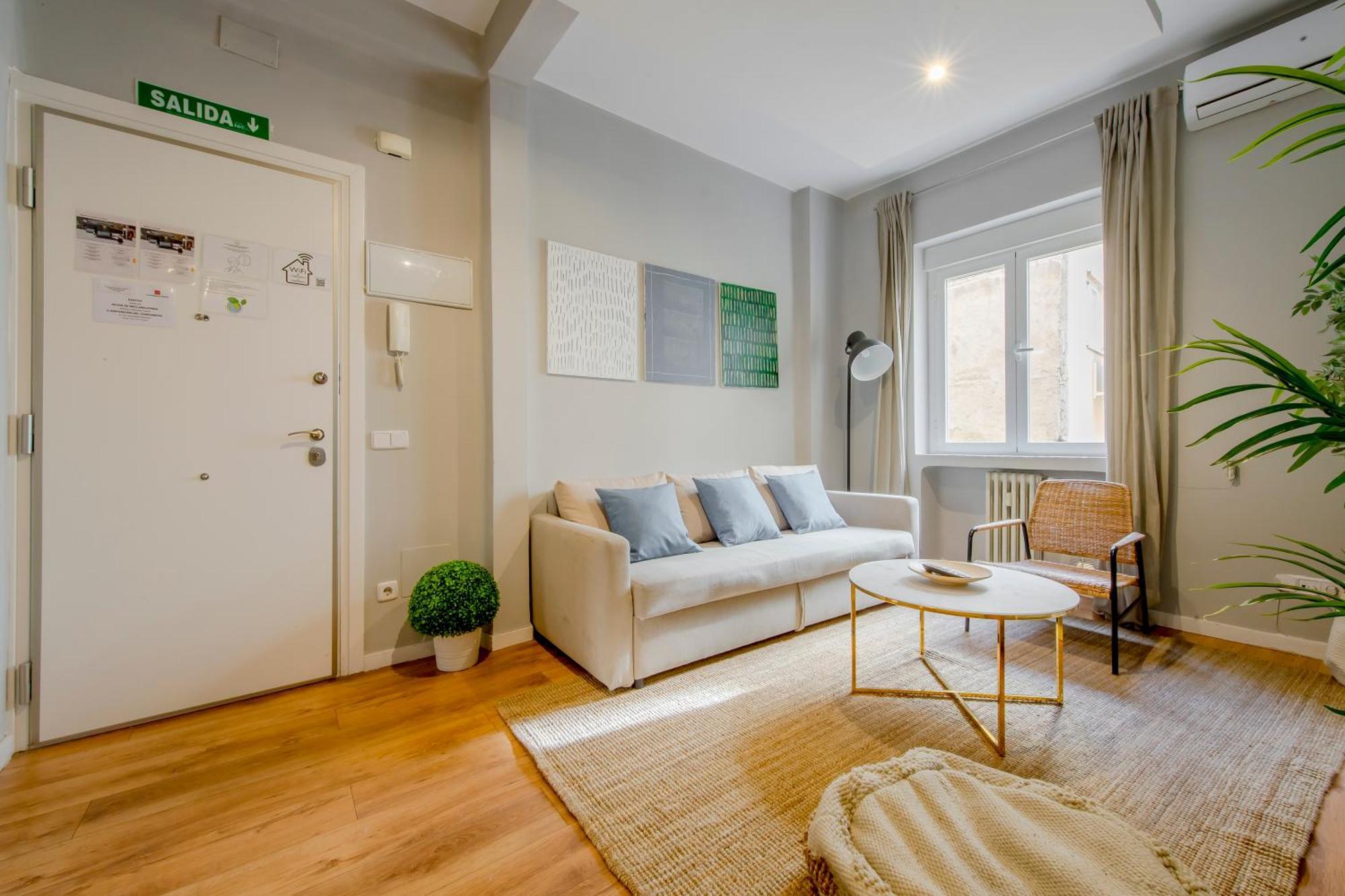 Excelente Piso De 3 Habitaciones En La Latina-Centro Madrid Exterior photo